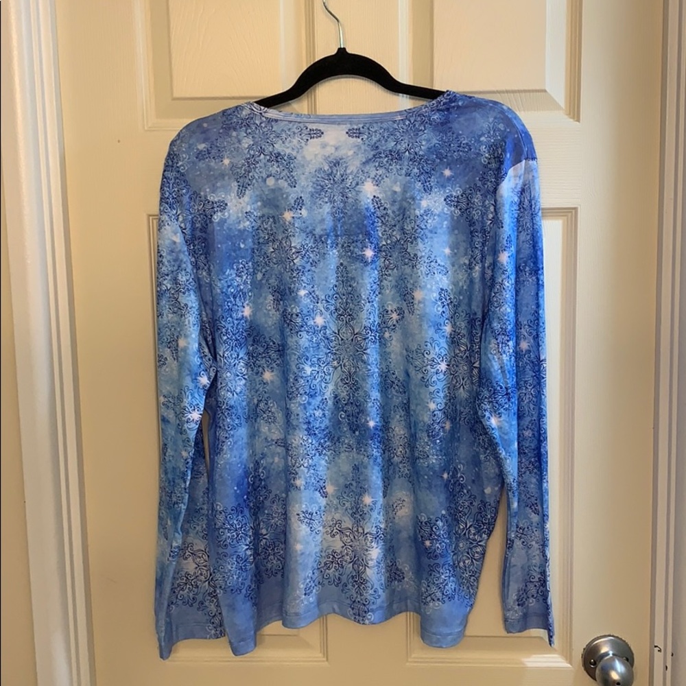 Long Sleeve blue decorative shirt. - Picture 3 of 4